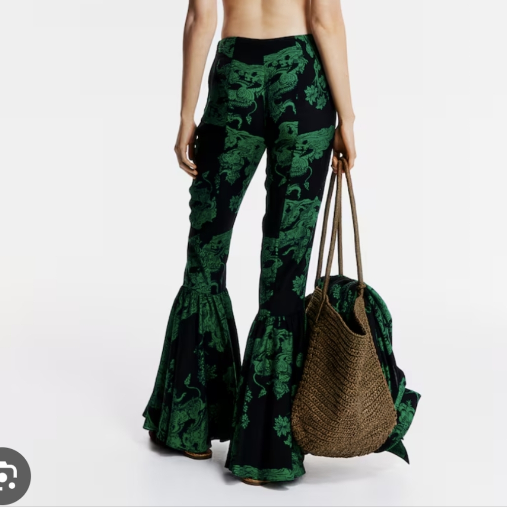*LAST CHANCE* WHITE LOTUS PATTERNED RUFFLE-TRIMMED PANTS SIZE 10 NWT - Picture 1 of 13